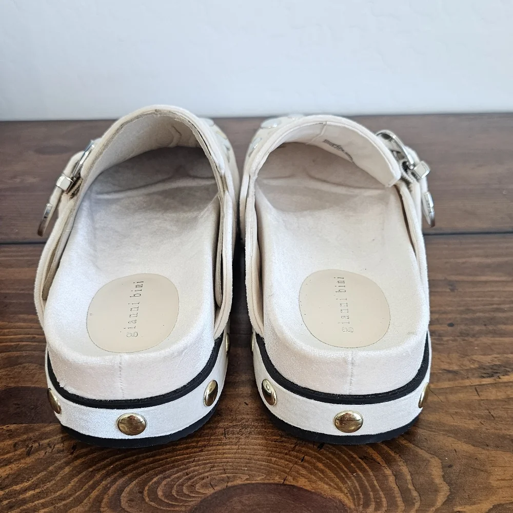 Gianni Bini Women's Cream Suede Clogs/Mules w/ Silver/Gold Accents Size 8 & 9.5 - Picture 4 of 8